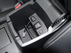 2012款 2.4L 自动 四驱豪华版 5座