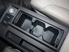 2012款 2.4L 自动 四驱尊贵版 5座