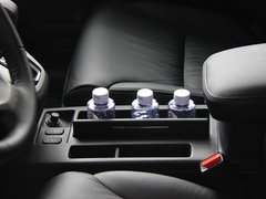 2012款 2.4L 自动 四驱尊贵导航版 5座