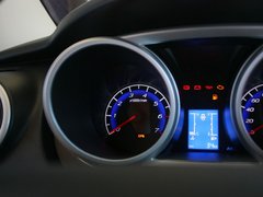 2012款 1.3L 手动 运动版精英型 5座