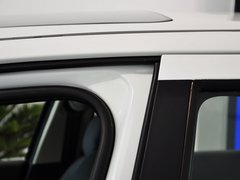 2012款 1.6L 手动 两厢 豪华版