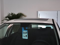 2012款 1.6L 手动 两厢 豪华版