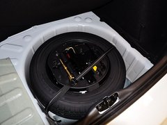 2012款 1.6L 手动 两厢 豪华版