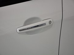 2012款 1.6L 手动 两厢 豪华版