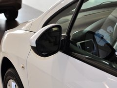 2012款 1.6L 手动 两厢 豪华版