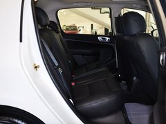 2012款 1.6L 手动 两厢 豪华版
