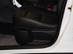 2012款 1.6L 手动 两厢 豪华版