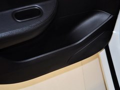 2012款 1.6L 手动 两厢 豪华版