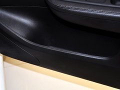 2012款 1.6L 手动 两厢 豪华版