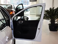 2012款 1.6L 手动 两厢 豪华版