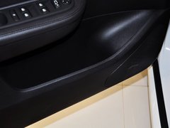 2012款 1.6L 手动 两厢 豪华版