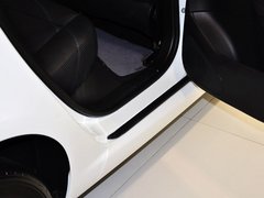 2012款 1.6L 手动 两厢 豪华版
