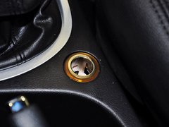 2012款 1.6L 手动 两厢 豪华版