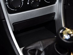 2012款 1.6L 手动 两厢 豪华版