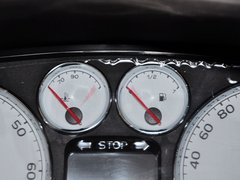2012款 1.6L 手动 两厢 豪华版