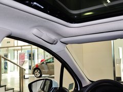 2012款 1.6L 手动 两厢 豪华版