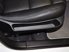 2012款 1.6L 手动 两厢 豪华版