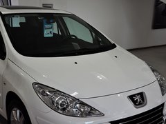 2012款 1.6L 手动 两厢 豪华版