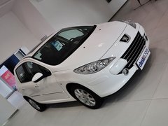 2012款 1.6L 手动 两厢 豪华版