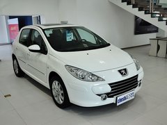 2012款 1.6L 手动 两厢 豪华版