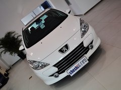 2012款 1.6L 手动 两厢 豪华版