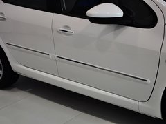 2012款 1.6L 手动 两厢 豪华版