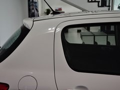 2012款 1.6L 手动 两厢 豪华版