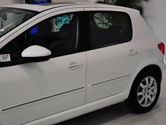 2012款 1.6L 手动 两厢 豪华版