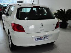 2012款 1.6L 手动 两厢 豪华版