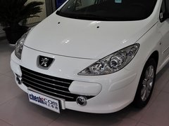 2012款 1.6L 手动 两厢 豪华版