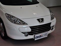 2012款 1.6L 手动 两厢 豪华版