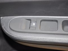 2012款 1.6L 自动 两厢 舒适版