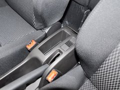 2012款 1.6L 自动 两厢 舒适版