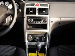 2012款 1.6L 自动 两厢 舒适版