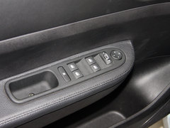 2012款 1.6L 自动 两厢 舒适版