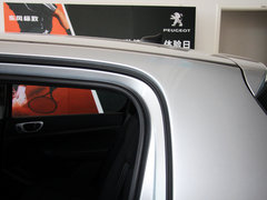 2012款 1.6L 自动 两厢 舒适版