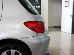 2012款 1.6L 自动 两厢 舒适版
