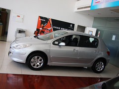 2012款 1.6L 自动 两厢 舒适版