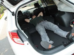 2012款 2.0L 自动 尊贵版 5座