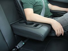 2012款 2.0L 自动 尊贵版 5座