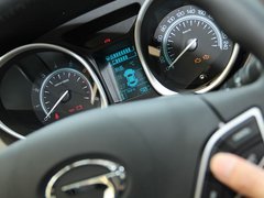2012款 2.0L 自动 尊贵版 5座