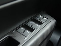 2012款 2.0L 自动 尊贵版 5座