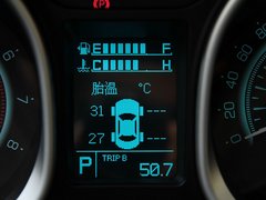 2012款 2.0L 自动 尊贵版 5座