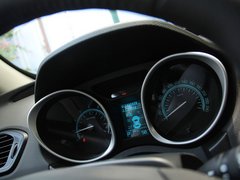 2012款 2.0L 自动 尊贵版 5座