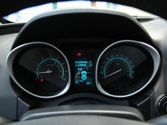 2012款 2.0L 自动 尊贵版 5座