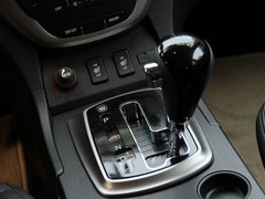 2012款 2.0L 自动 尊贵版 5座