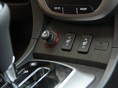 2012款 2.0L 自动 尊贵版 5座
