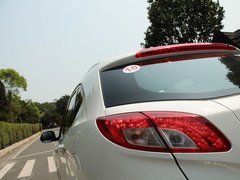 2012款 2.0L 自动 尊贵版 5座