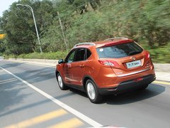 2012款 2.0L 自动 尊贵版 5座