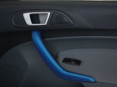 2012款 两厢 1.5L 自动 动感限量版